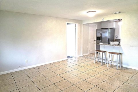 House in Pinellas Park, Florida 3 bedrooms, 99.03 sq.m. № 2411547 - photo 21