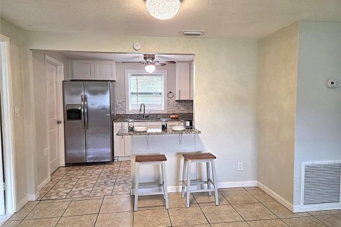 House in Pinellas Park, Florida 3 bedrooms, 99.03 sq.m. № 2411547 - photo 7
