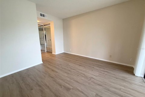 Condo in Port Charlotte, Florida, 2 bedrooms  № 2238874 - photo 9
