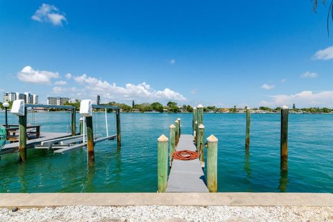 Adosado en venta en Treasure Island, Florida, 2 dormitorios, 141.21 m2 № 1644342 - foto 26