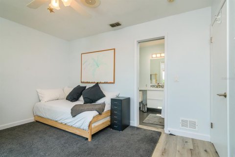 Adosado en venta en Treasure Island, Florida, 2 dormitorios, 141.21 m2 № 1644342 - foto 21