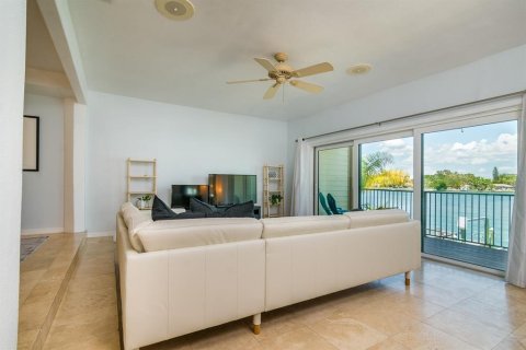 Adosado en venta en Treasure Island, Florida, 2 dormitorios, 141.21 m2 № 1644342 - foto 12