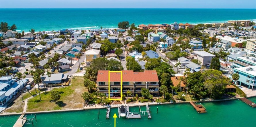 Adosado en Treasure Island, Florida 2 dormitorios, 141.21 m2 № 1644342