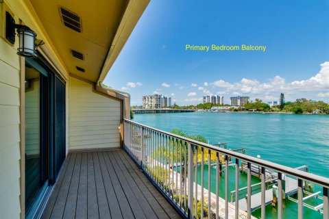 Adosado en venta en Treasure Island, Florida, 2 dormitorios, 141.21 m2 № 1644342 - foto 17