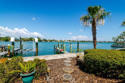 Adosado en venta en Treasure Island, Florida, 2 dormitorios, 141.21 m2 № 1644342 - foto 25