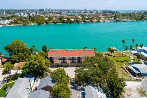 Adosado en venta en Treasure Island, Florida, 2 dormitorios, 141.21 m2 № 1644342 - foto 2