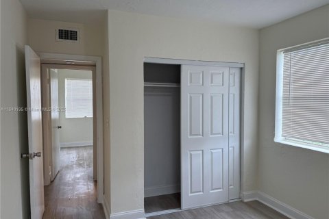 Appartement à louer à Miami, Floride: 2 chambres, 277.78 m2 № 1828859 - photo 8