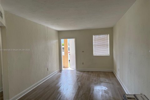 Appartement à louer à Miami, Floride: 2 chambres, 277.78 m2 № 1828859 - photo 11