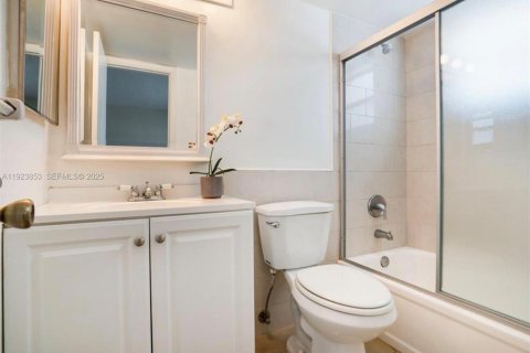 Condominio en venta en Fort Lauderdale, Florida, 1 dormitorio, 53.51 m2 № 2055551 - foto 4