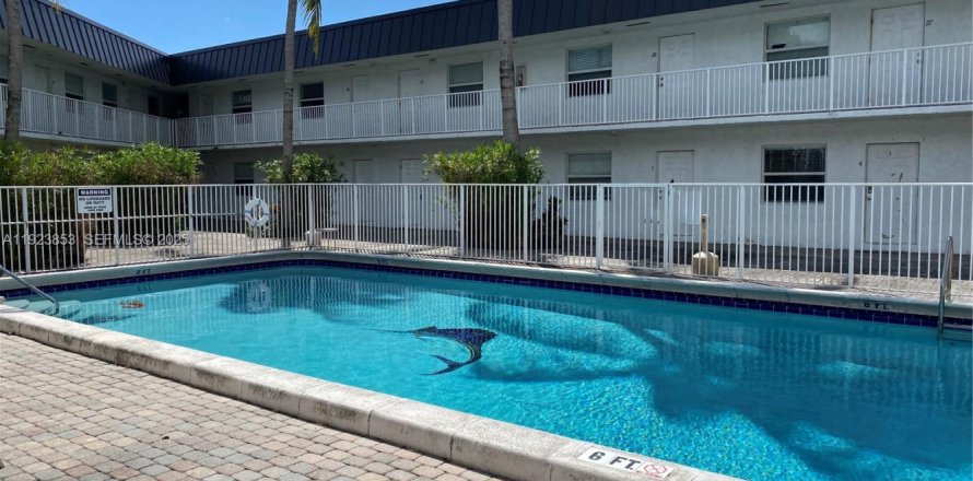 Condominio en Fort Lauderdale, Florida, 1 dormitorio № 2055551