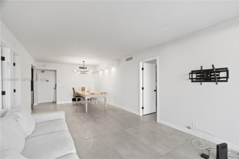Copropriété à louer à Aventura, Floride: 2 chambres, 105.72 m2 № 2053958 - photo 12