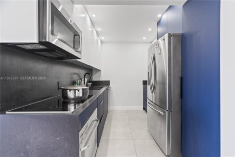 Copropriété à louer à Aventura, Floride: 2 chambres, 105.72 m2 № 2053958 - photo 2