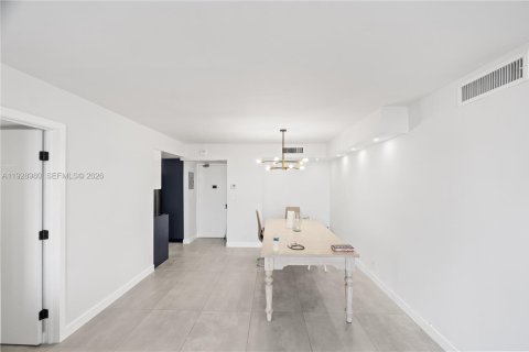 Copropriété à louer à Aventura, Floride: 2 chambres, 105.72 m2 № 2053958 - photo 7