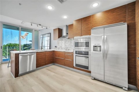 Copropriété à louer à Saint Petersburg, Floride: 1 chambre, 81.29 m2 № 1638082 - photo 4