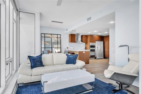 Condo in Saint Petersburg, Florida, 1 bedroom  № 1638082 - photo 11
