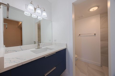 Condo in Deerfield Beach, Florida, 2 bedrooms № 2261499 - photo 9
