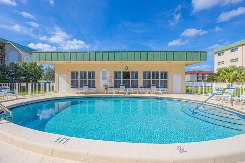 Condo in Deerfield Beach, Florida, 2 bedrooms № 2261499 - photo 18