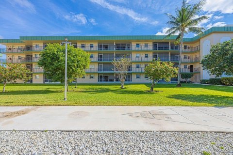 Condo in Deerfield Beach, Florida, 2 bedrooms № 2261499 - photo 25