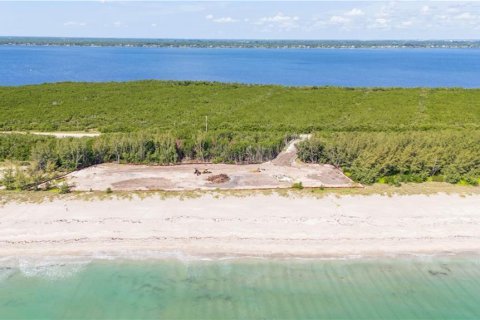 Commercial property in Hutchinson Island South, Florida № 2193342 - photo 21