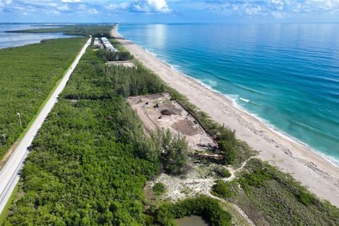 Commercial property in Hutchinson Island South, Florida № 2193342 - photo 17