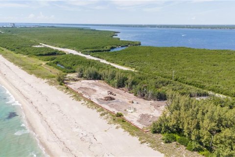 Commercial property in Hutchinson Island South, Florida № 2193342 - photo 24