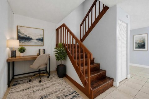 Townhouse in Palm Springs, Florida 3 bedrooms, 159.98 sq.m. № 2191125 - photo 24