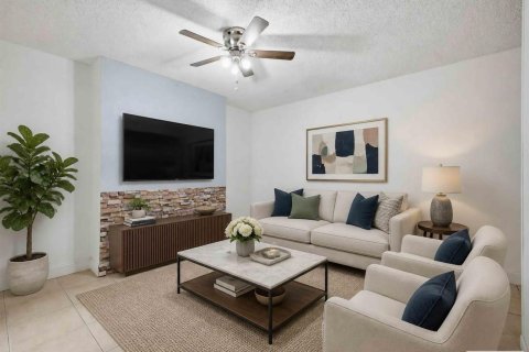 Townhouse in Palm Springs, Florida 3 bedrooms, 159.98 sq.m. № 2191125 - photo 20