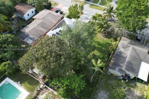 Terrain à vendre à Miami, Floride № 2024193 - photo 3