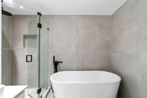 Condominio en venta en Miami, Florida, 3 dormitorios, 167.32 m2 № 1890867 - foto 23