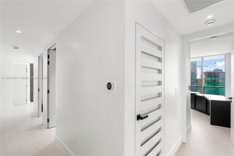 Condominio en venta en Miami, Florida, 3 dormitorios, 167.32 m2 № 1890867 - foto 26