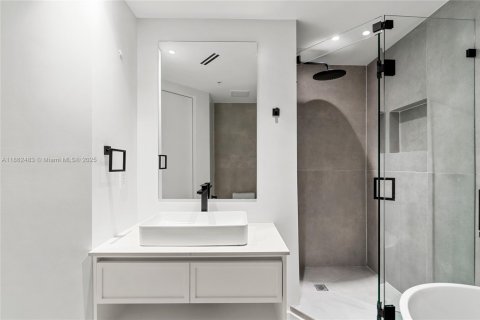 Condominio en venta en Miami, Florida, 3 dormitorios, 167.32 m2 № 1890867 - foto 24