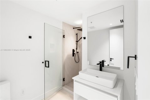 Condominio en venta en Miami, Florida, 3 dormitorios, 167.32 m2 № 1890867 - foto 30