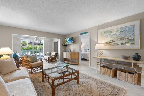 Condo in Sarasota, Florida, 2 bedrooms № 2150599 - photo 11