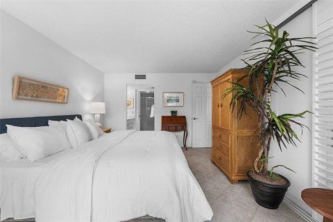 Condo in Sarasota, Florida, 2 bedrooms № 2150599 - photo 19