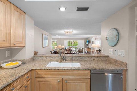 Condo in Sarasota, Florida, 2 bedrooms № 2150599 - photo 7