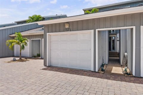 Condo in Sarasota, Florida, 2 bedrooms № 2150599 - photo 2