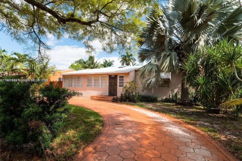 Villa ou maison à Hollywood, Floride 3 chambres, 129.41 m2 № 2053125