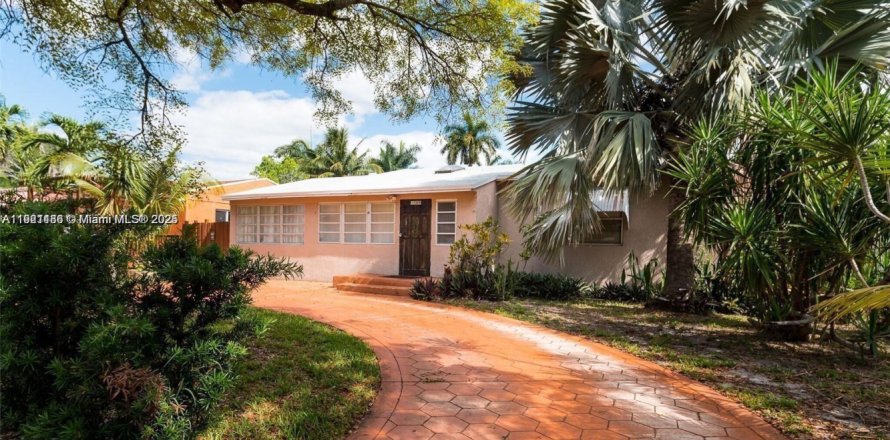 Villa ou maison à Hollywood, Floride 3 chambres, 129.41 m2 № 2053125