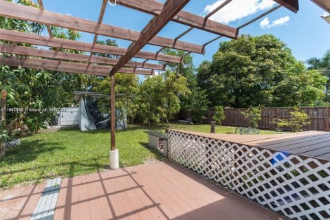 Villa ou maison à vendre à Hollywood, Floride: 3 chambres, 129.41 m2 № 2053125 - photo 15