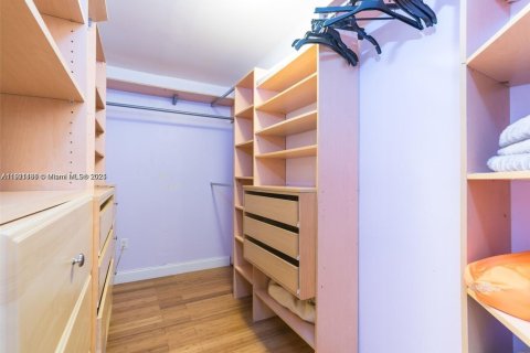 Villa ou maison à vendre à Hollywood, Floride: 3 chambres, 129.41 m2 № 2053125 - photo 6