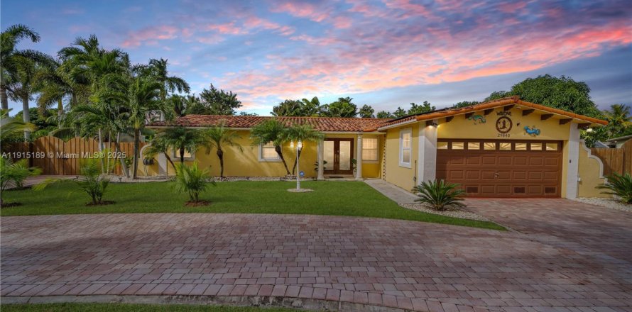 Дом в Хомстед, Флорида 3 спальни, 144м2 № 1972021