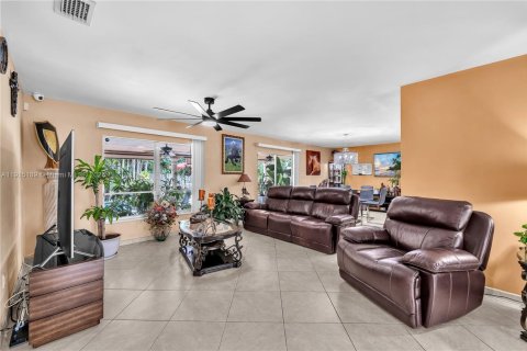 Купить виллу или дом в Хомстед, Флорида 3 спальни, 144м2, № 1972021 - фото 12