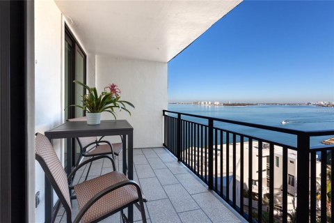 Condominio en venta en Sarasota, Florida, 1 dormitorio, 76.18 m2 № 2100200 - foto 2