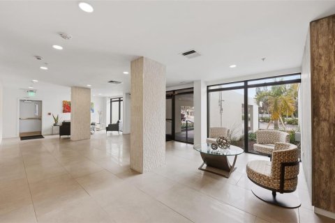 Condominio en venta en Sarasota, Florida, 1 dormitorio, 76.18 m2 № 2100200 - foto 30