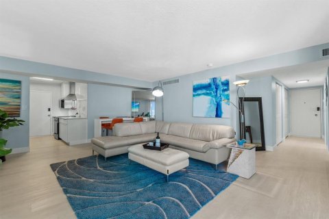 Condominio en venta en Sarasota, Florida, 1 dormitorio, 76.18 m2 № 2100200 - foto 13