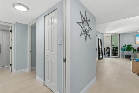 Condominio en venta en Sarasota, Florida, 1 dormitorio, 76.18 m2 № 2100200 - foto 20