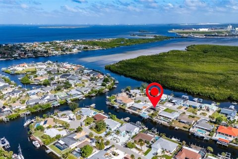 Villa ou maison à vendre à Apollo Beach, Floride: 3 chambres, 124.49 m2 № 2437403 - photo 2