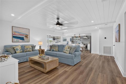 Villa ou maison à vendre à Apollo Beach, Floride: 3 chambres, 124.49 m2 № 2437403 - photo 13