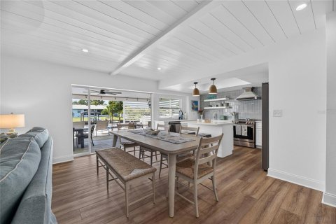 Villa ou maison à vendre à Apollo Beach, Floride: 3 chambres, 124.49 m2 № 2437403 - photo 17