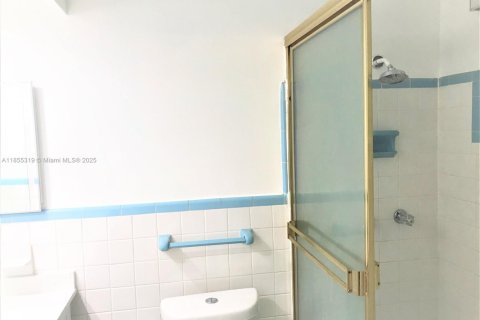 House in Hollywood, Florida 3 bedrooms, 170.2 sq.m. № 1962651 - photo 13